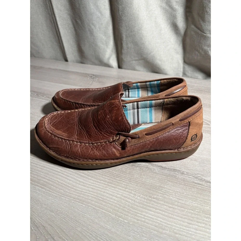 Born Mens 9 1/2 Brown Leather Loafers Moc Toe Slip On Boat Shoes Casual Heritage